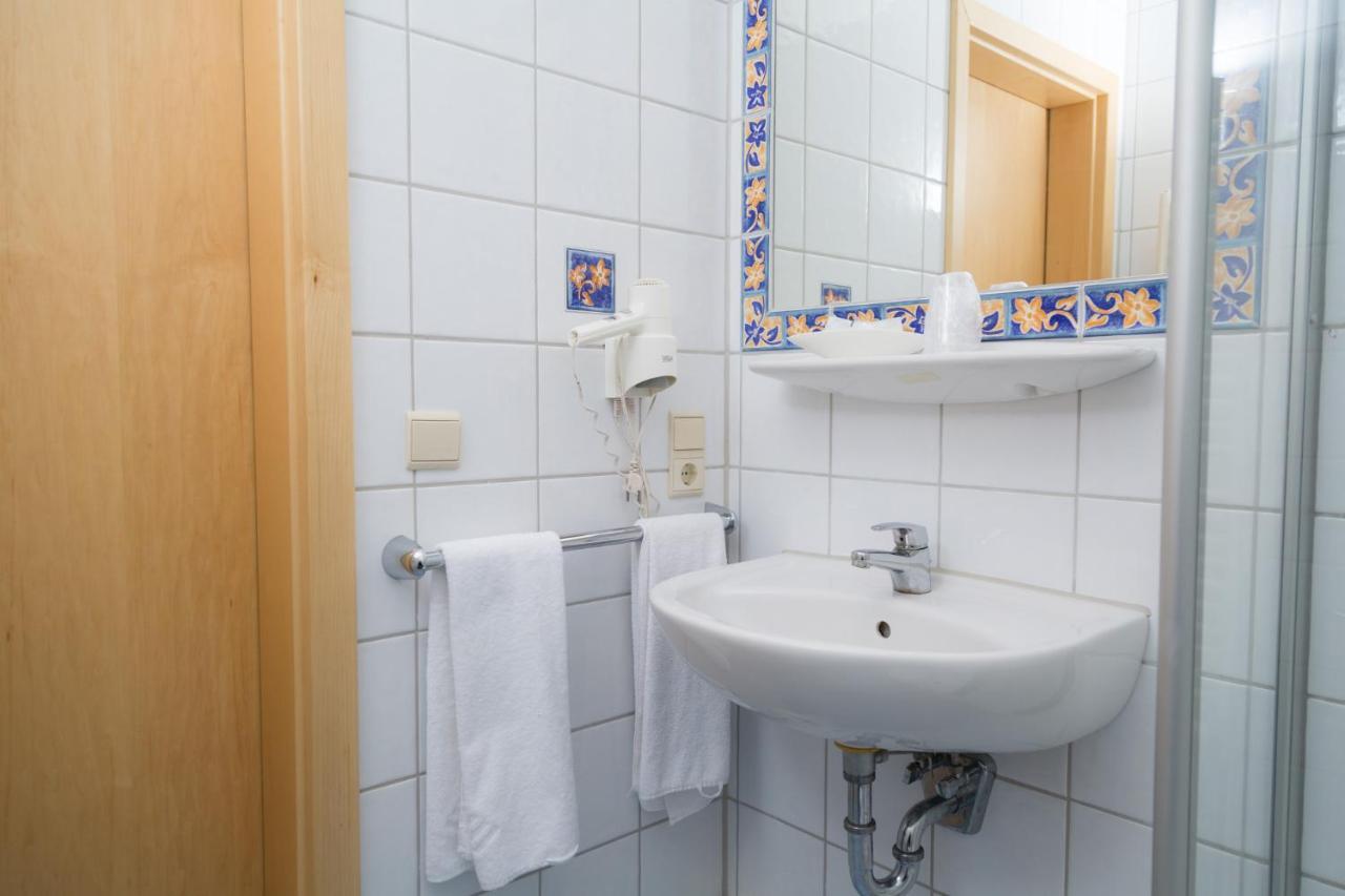 Alter Wirt Putzbrunn Hotell Eksteriør bilde
